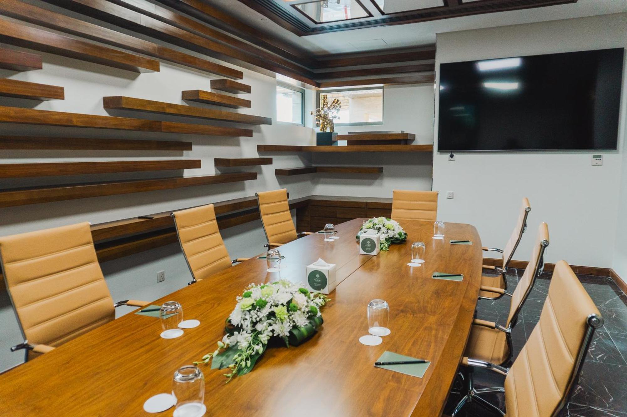 Palavra Resort Manama Exterior photo Boardroom