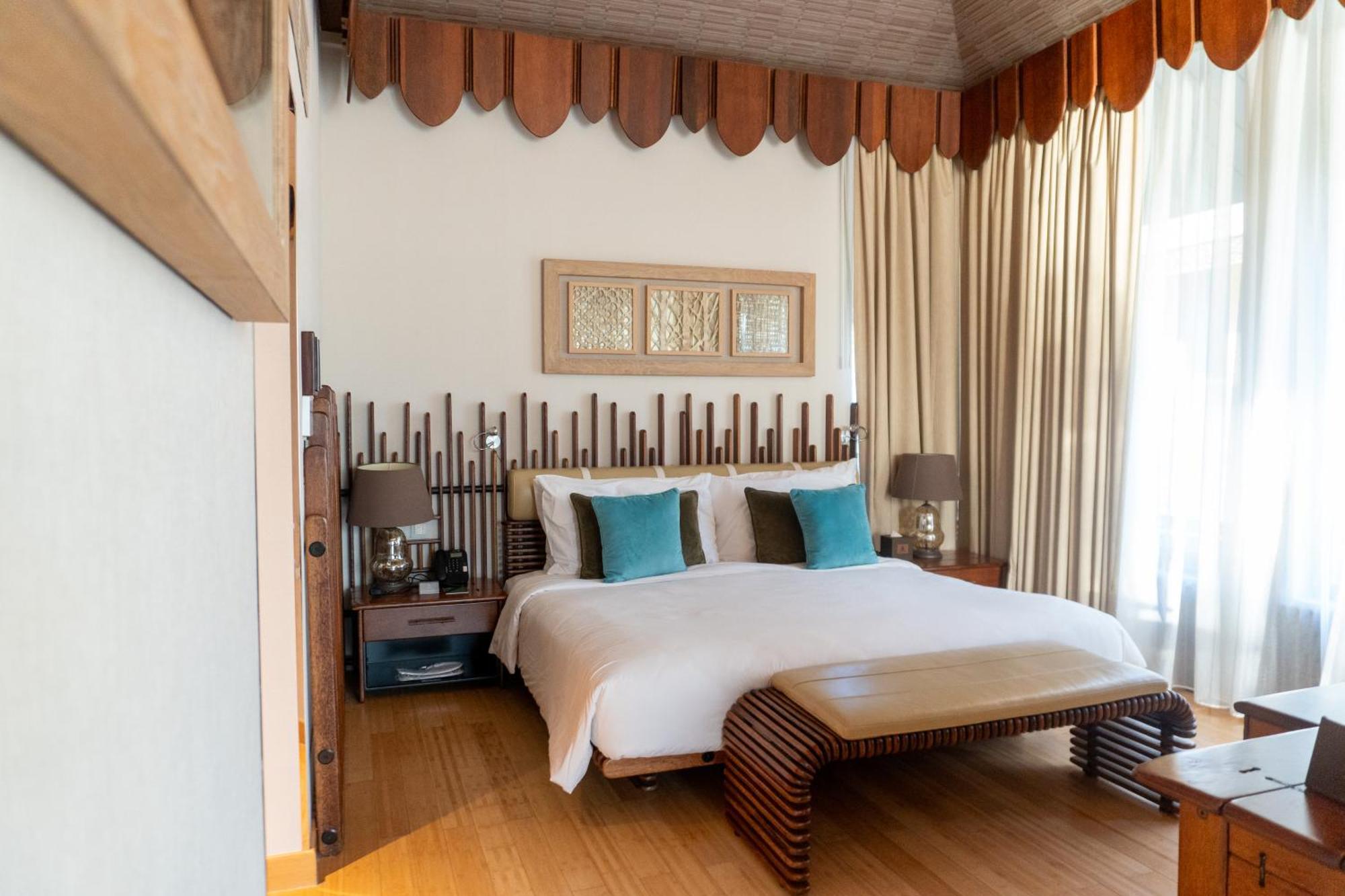 Palavra Resort Manama Exterior photo A bedroom at the hotel
