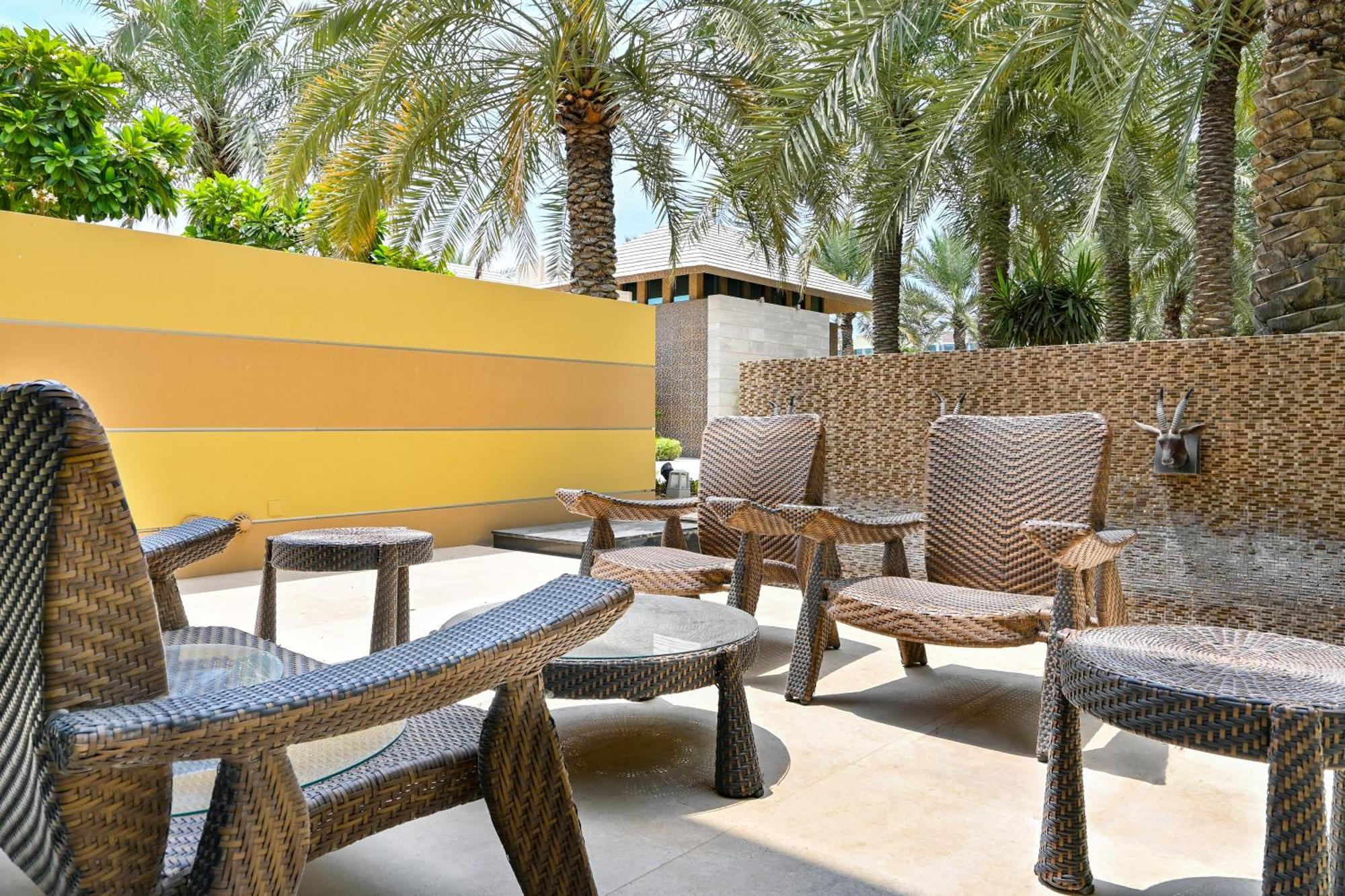 Palavra Resort Manama Exterior photo The Palm Beach Hotel
