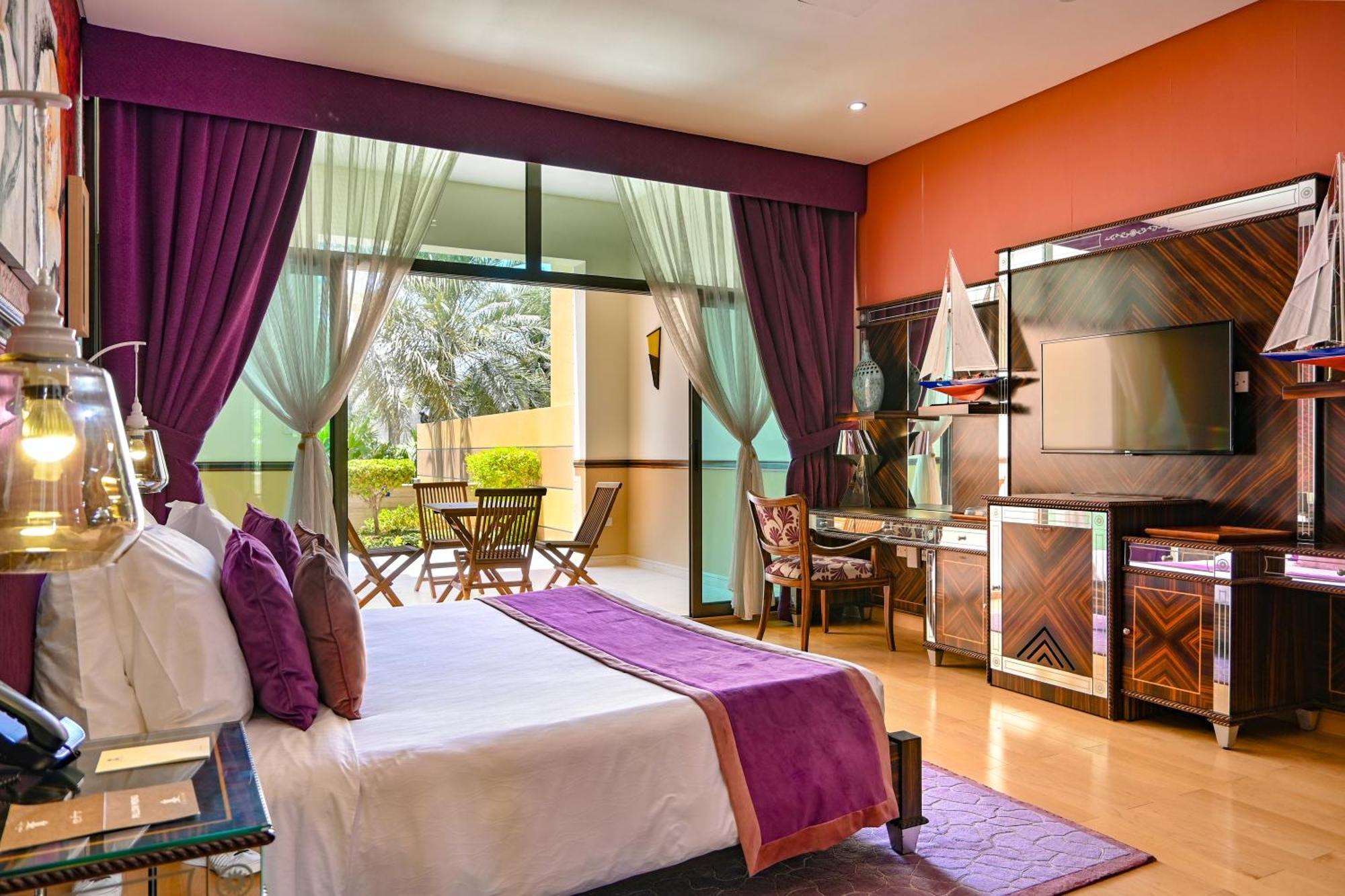 Palavra Resort Manama Exterior photo A bedroom at the hotel